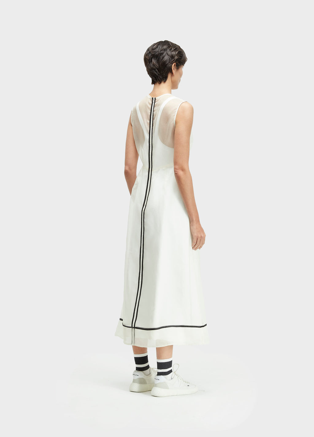 VESTIDO ACINTURADO ORGANZA