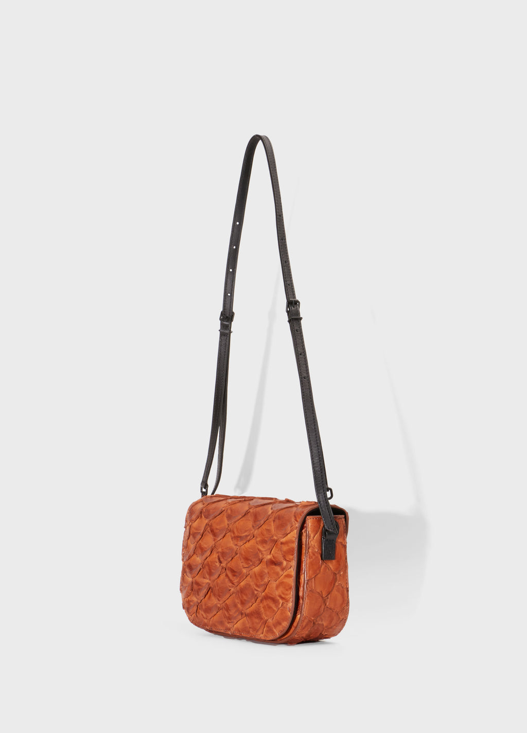 Bolsa Pirarucu Jati Caramelo/Preto – Osklen – foto 3