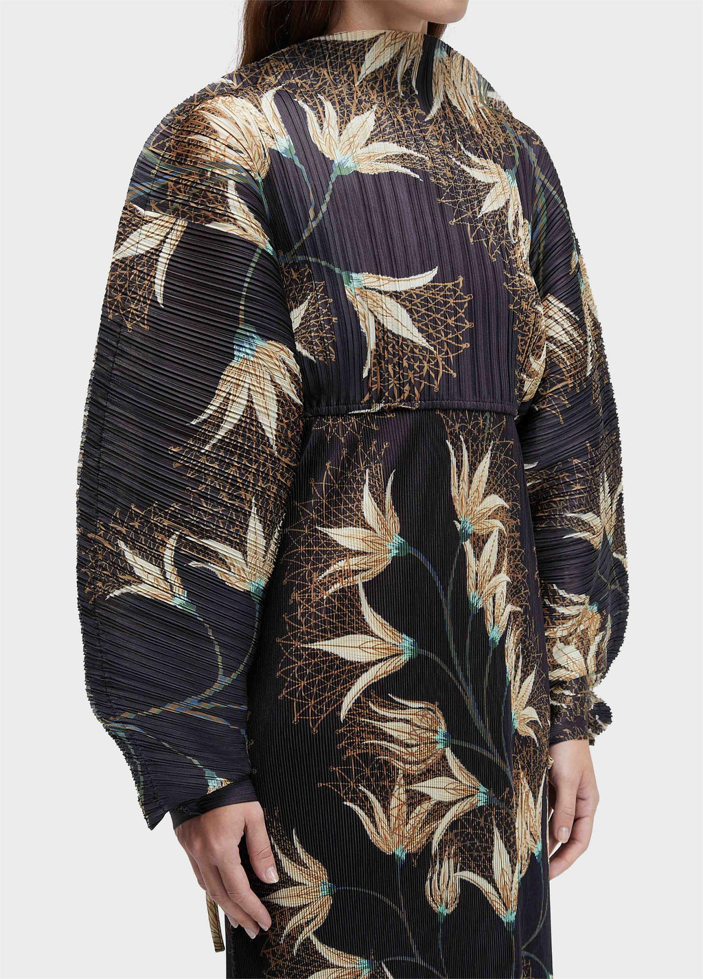 Vestido Raglan Duo Plissé Floral Trama Preto Off-White – Osklen – foto 3