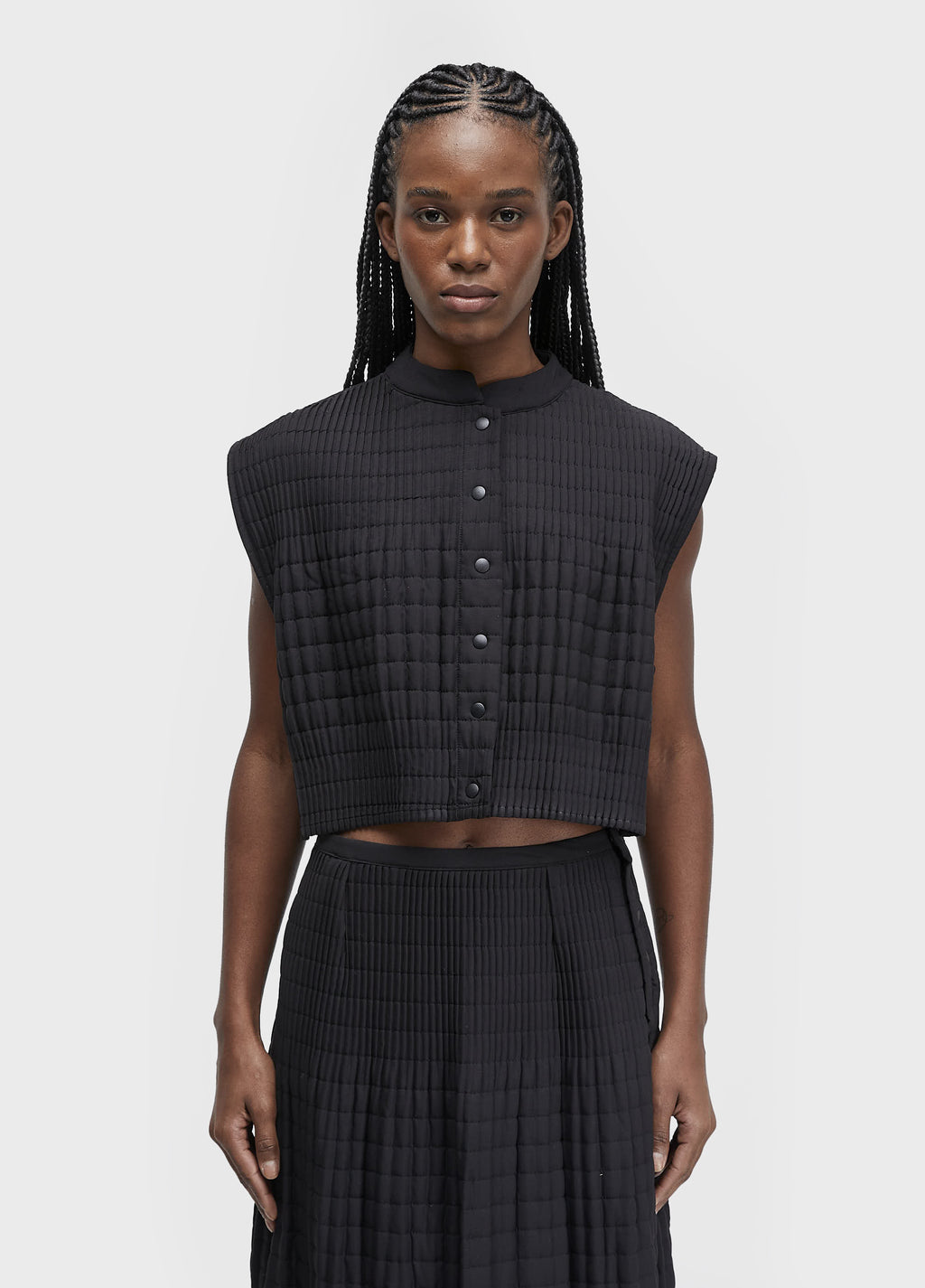 Colete Plissé Matelassê Curto Off-White/Preto – Osklen – foto 1