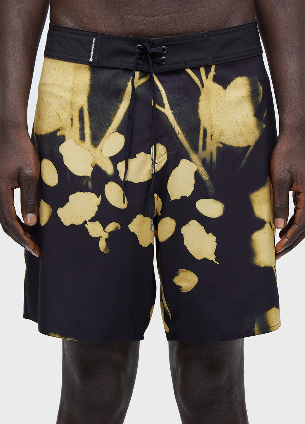 Bermuda Surf Rose Gema Preto/Amarelo – Osklen – foto 4