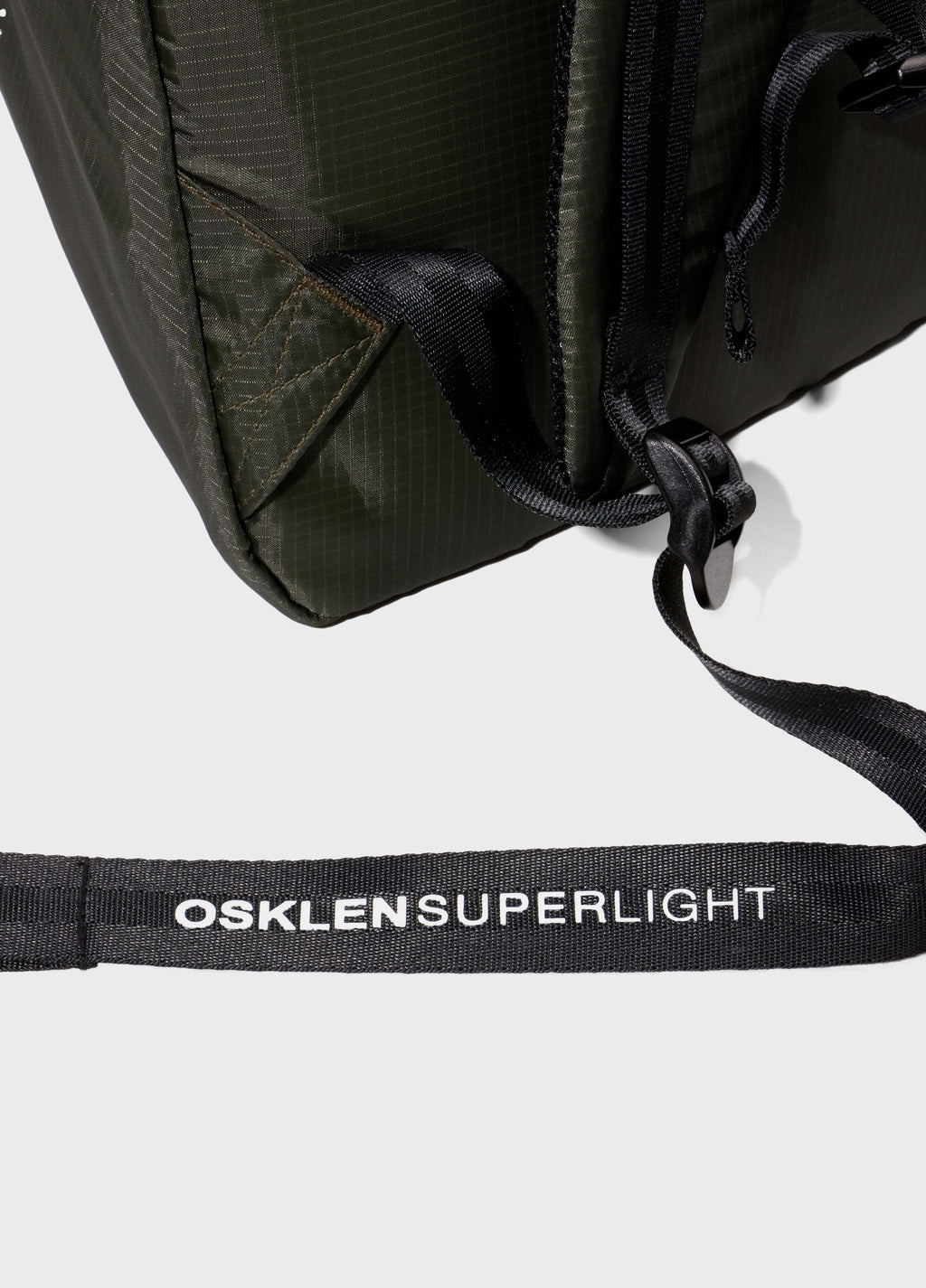 Mochila Nylon Super Light Verde Forest – Osklen – foto 4