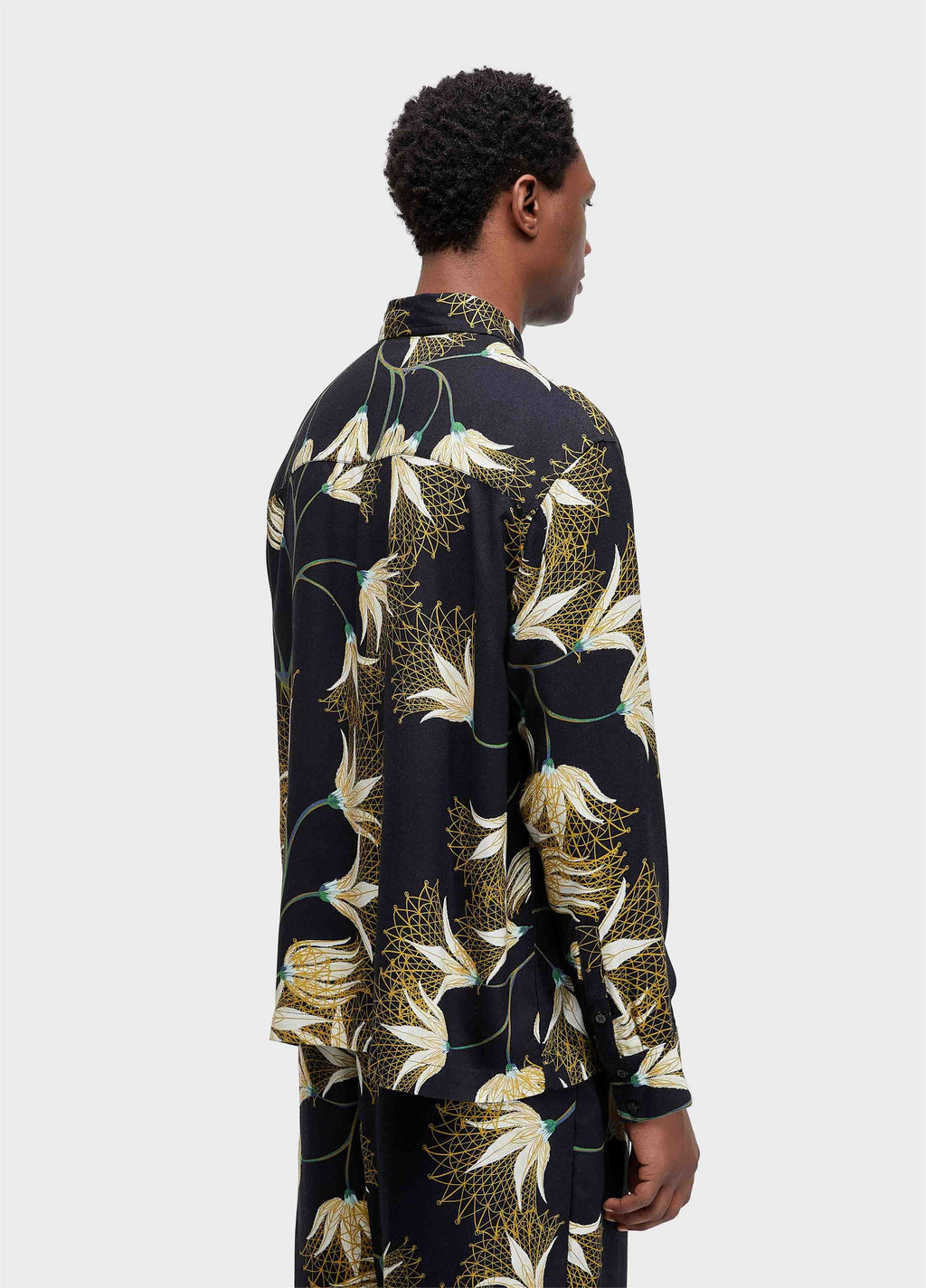 Camisa Floral Trama ML Preto Laranja – Osklen – foto 4