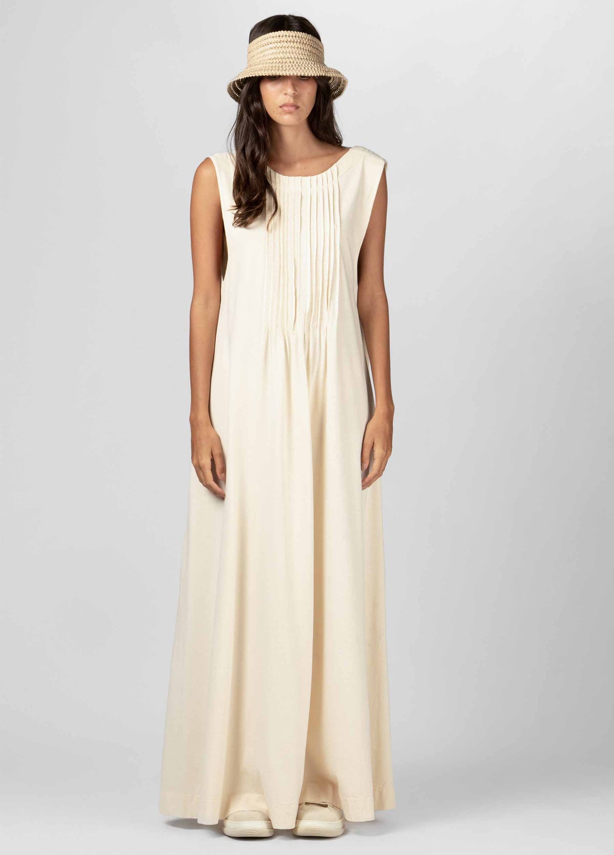 VESTIDO SLEEVELESS PREGAS
