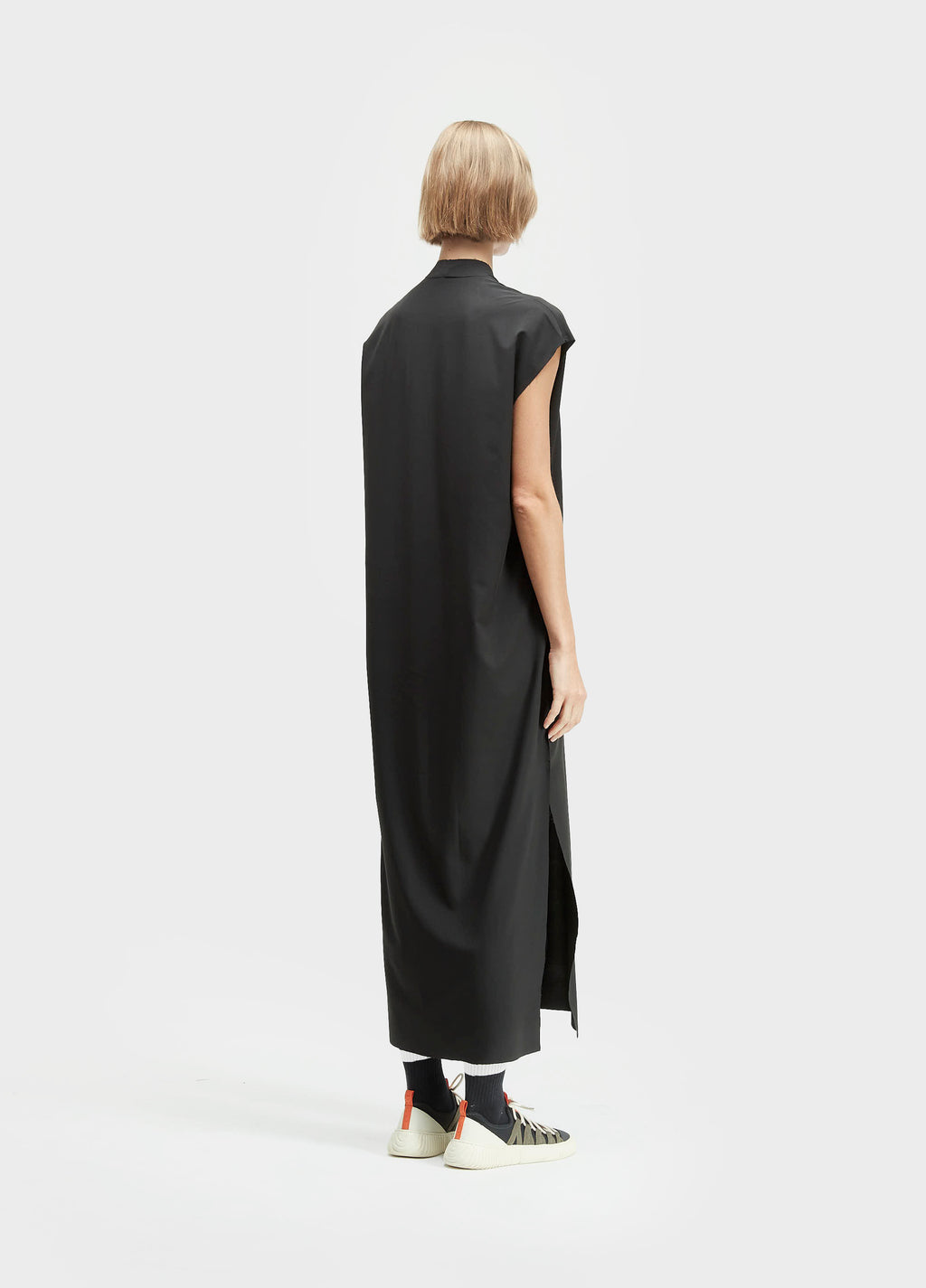 Vestido Sleeveless V Superlight Preto – Osklen – foto 4