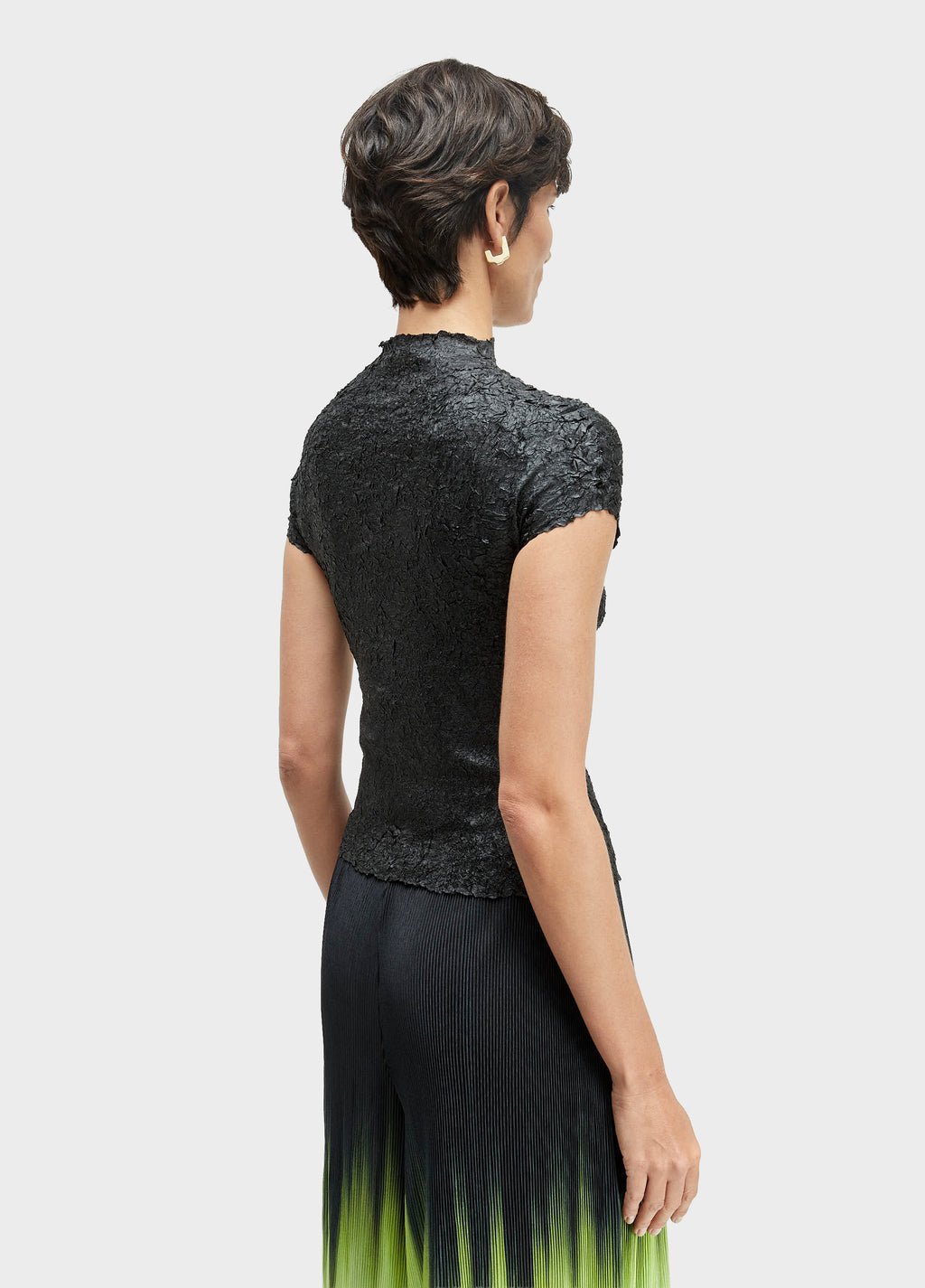 Blusa MC Gola Plissado Crunch Preto – Osklen – foto 4
