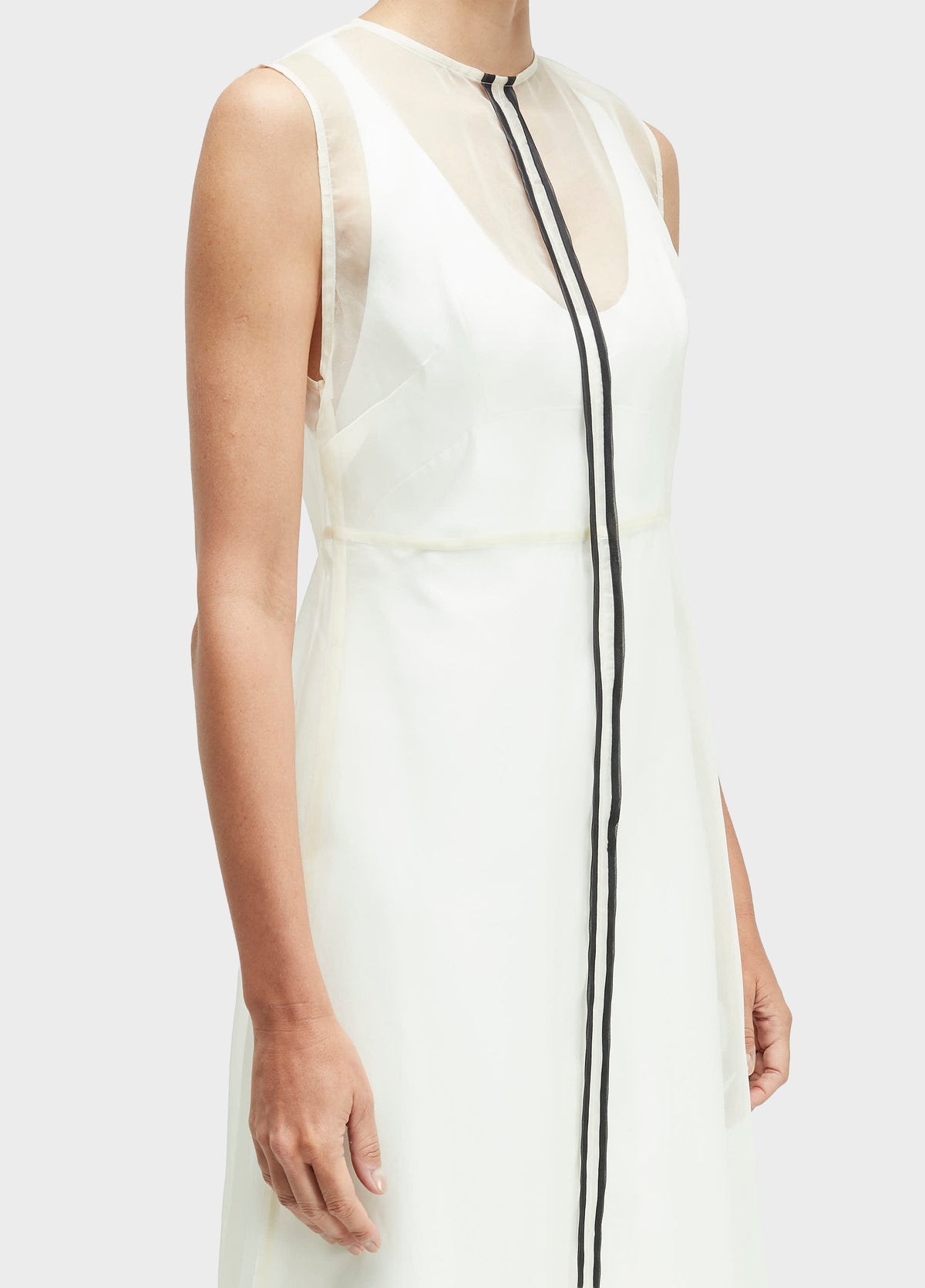 VESTIDO ACINTURADO ORGANZA