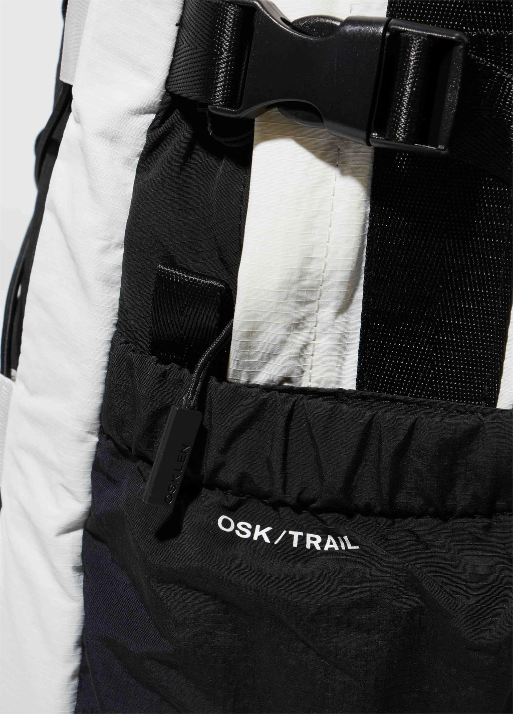 Mochila Climbing New Off-White/Preto – Osklen – foto 4