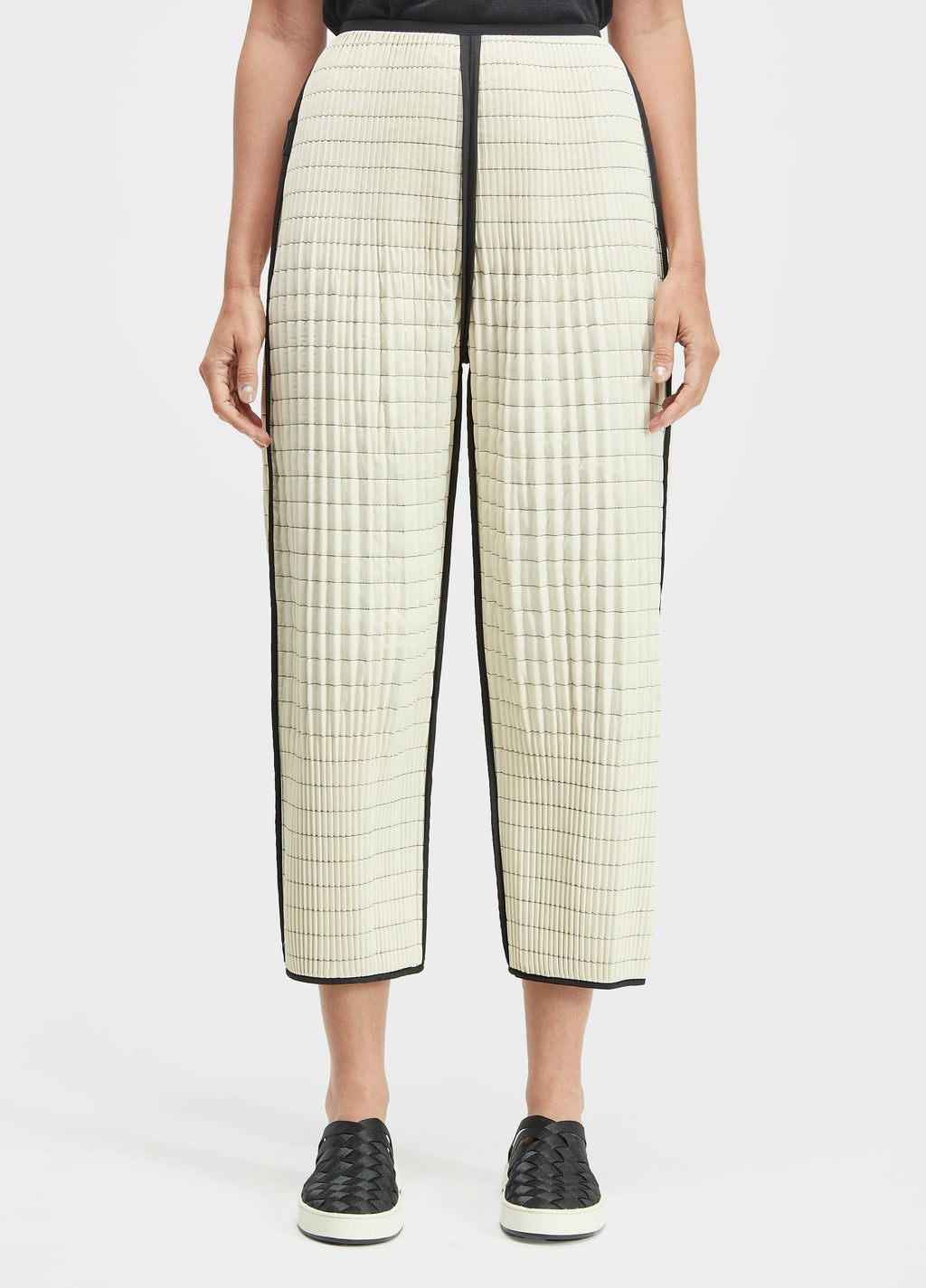Calça Over Plissé Matelassê Double Off-White/Preto – Osklen – foto 2