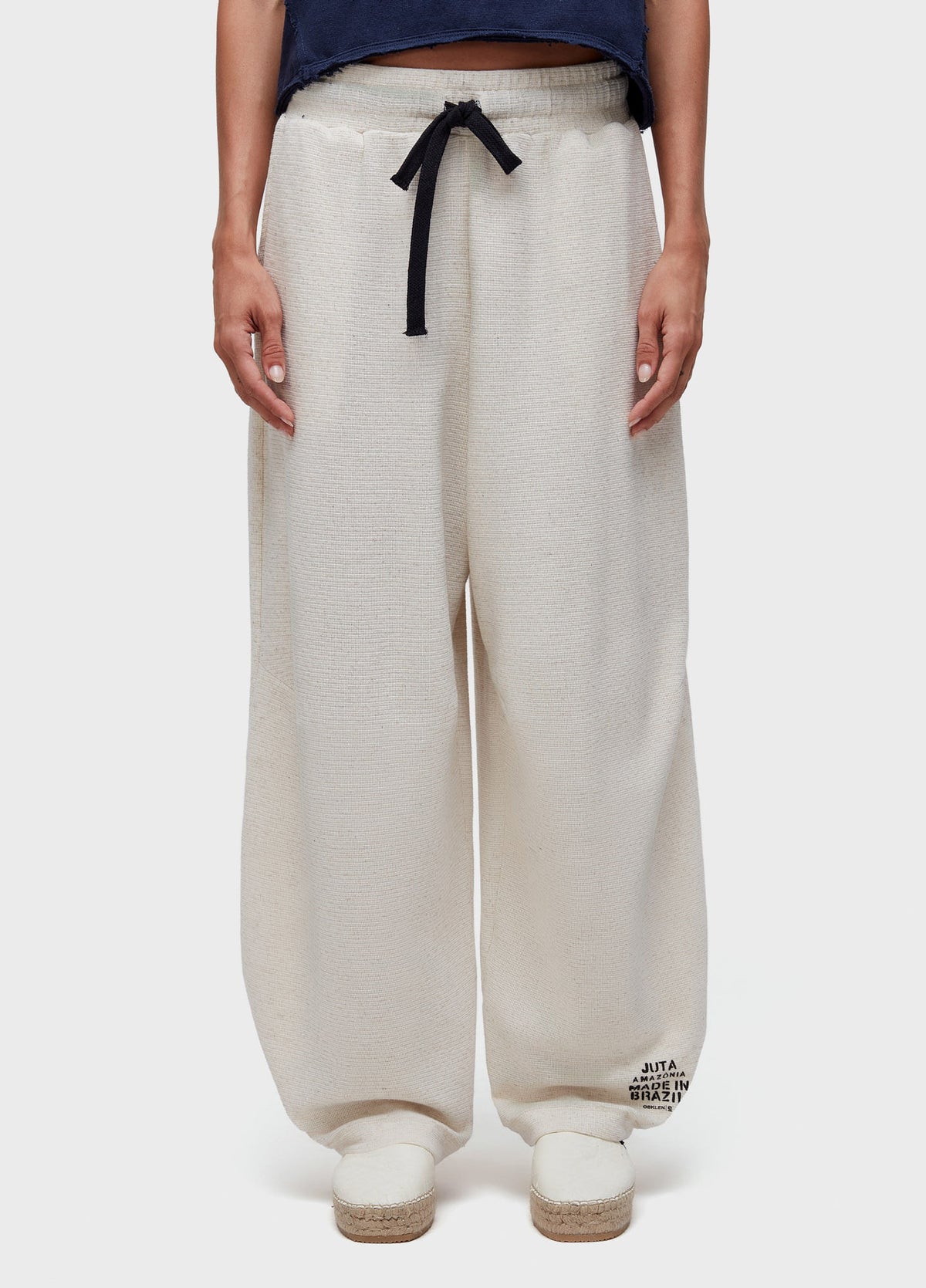 CALÇA PREGAS JUTA