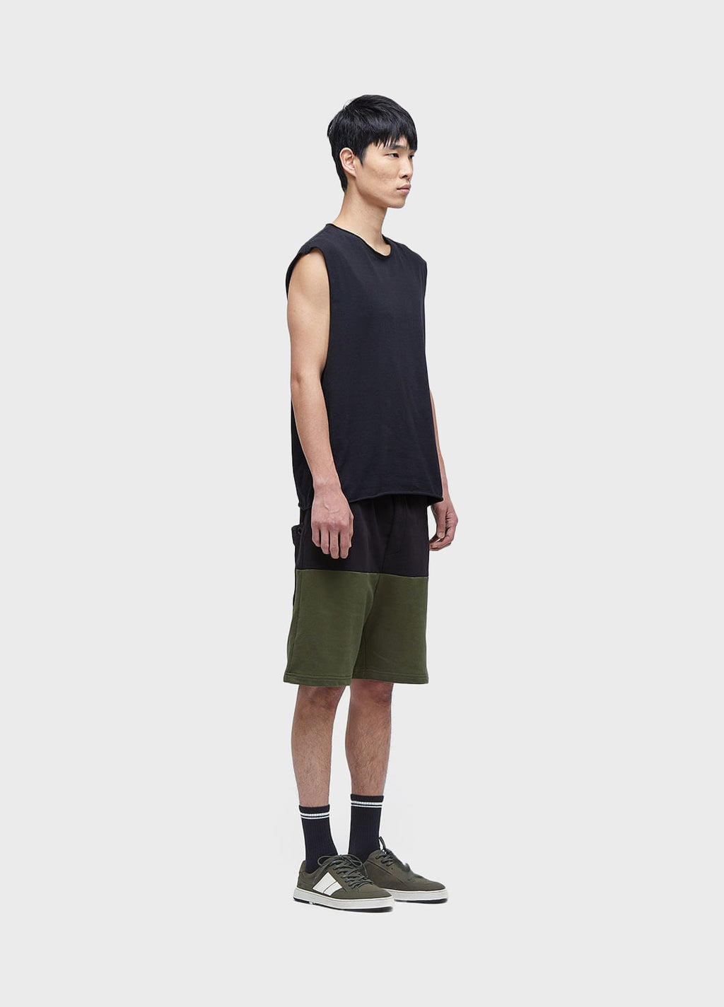 T-SHIRT SLEEVELESS