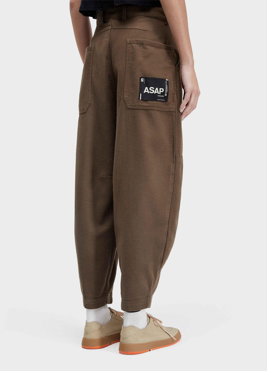 Calça Pregas Organic Cotton Marrom Onix – Osklen – foto 4