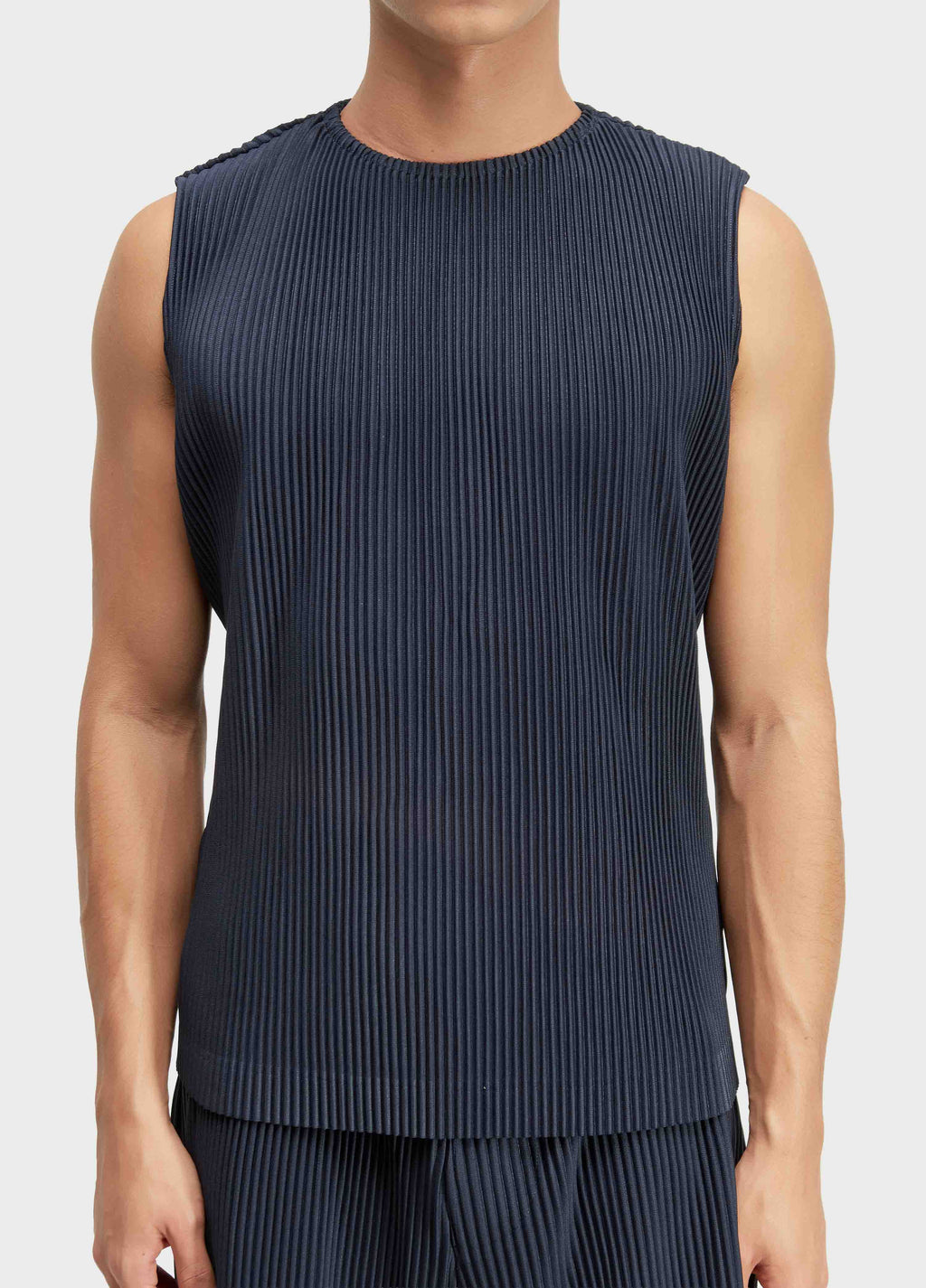 SLEEVELESS ORIGAMI PLEATS