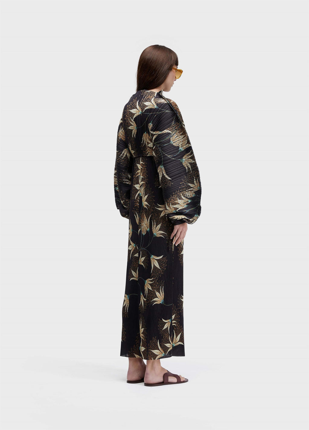 Vestido Raglan Duo Plissé Floral Trama Preto Off-White – Osklen – foto 5