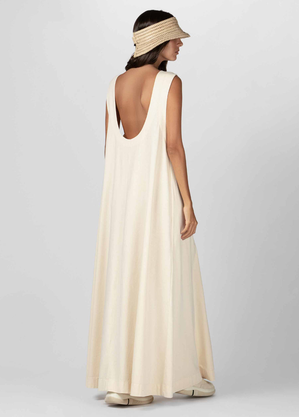 VESTIDO SLEEVELESS PREGAS
