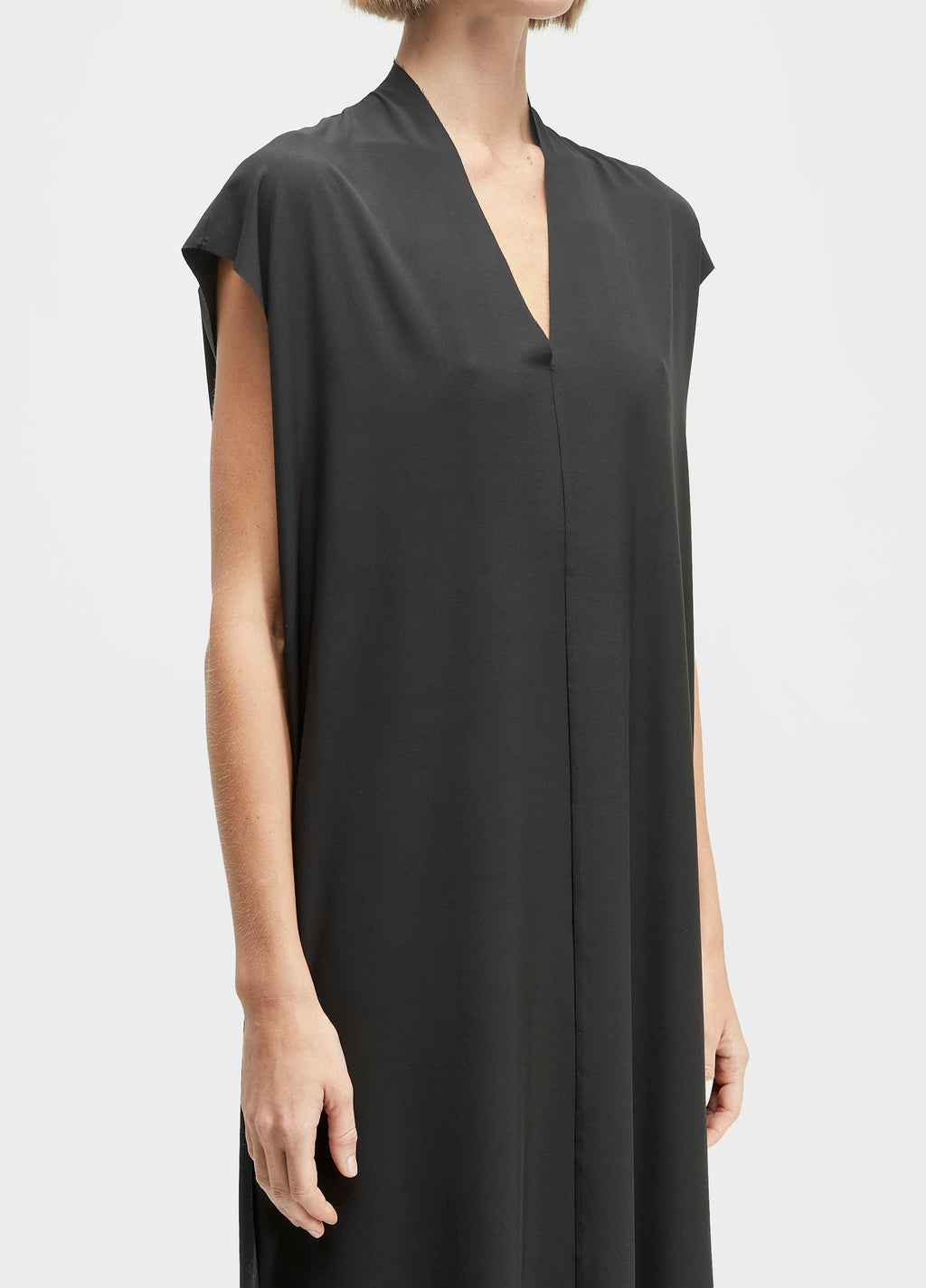 Vestido Sleeveless V Superlight Preto – Osklen – foto 3
