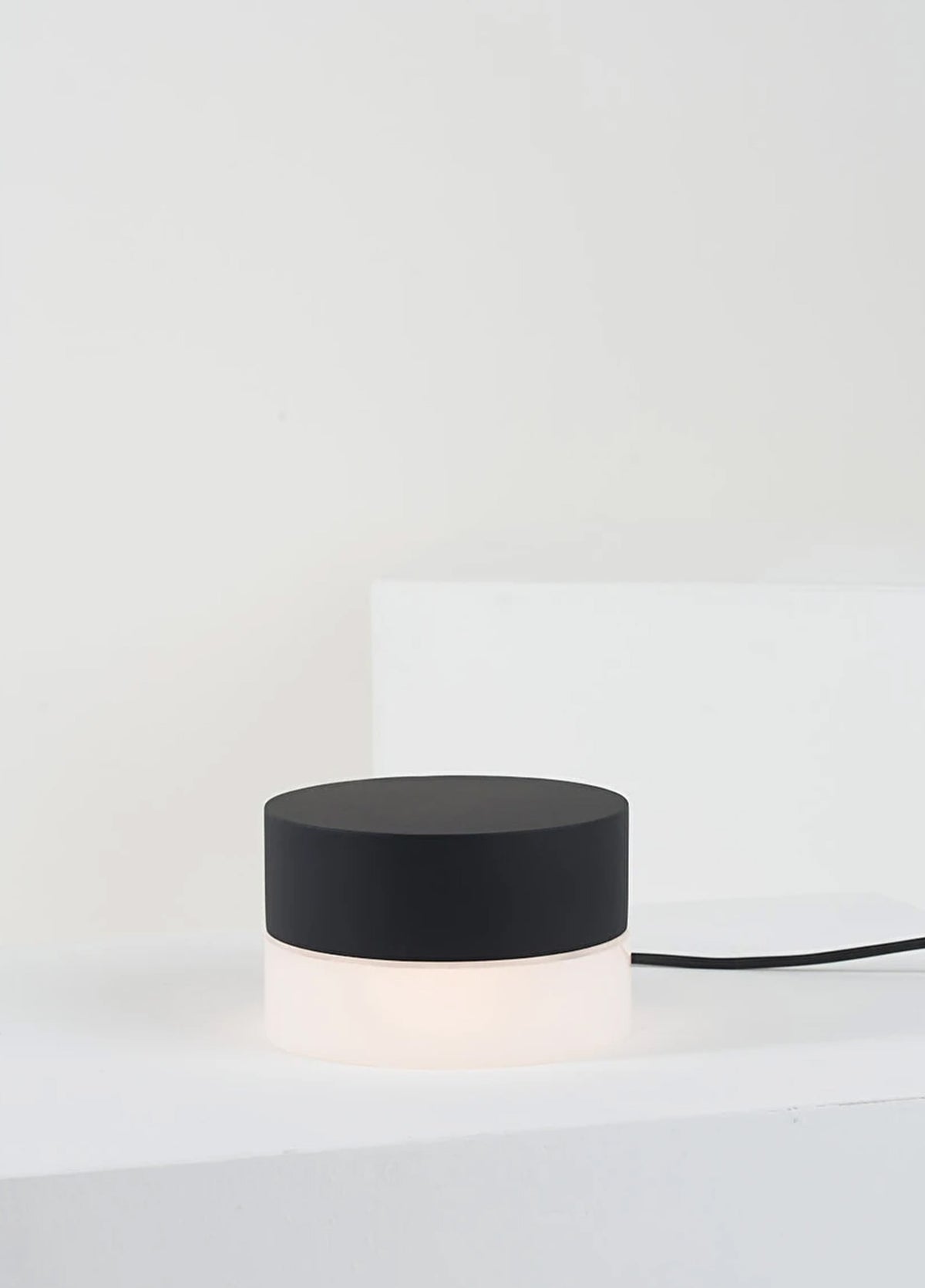Luminária Peso M Ebanizado – Iludi Design – foto 1