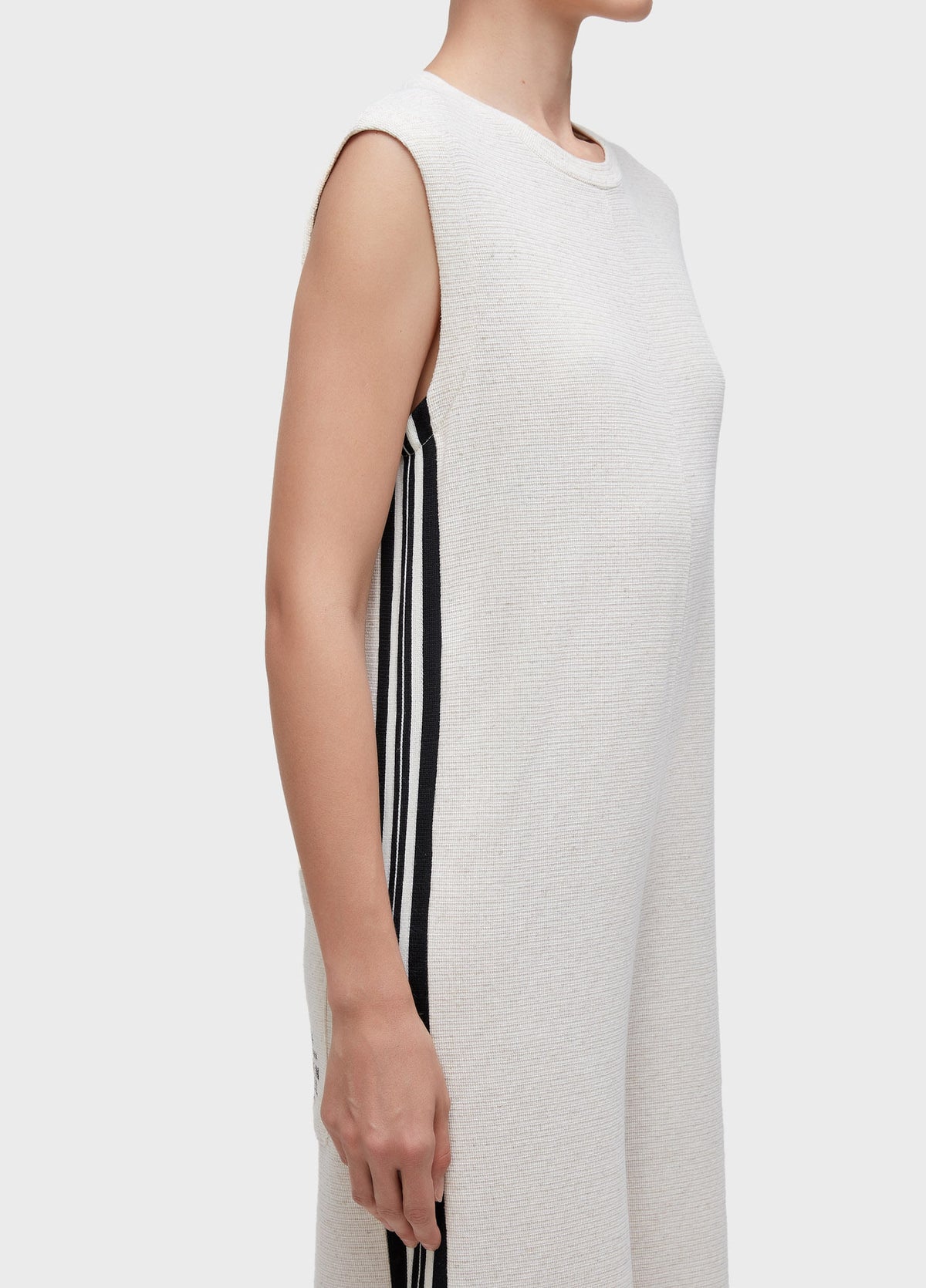 MACACÃO SLEEVELESS JUTA