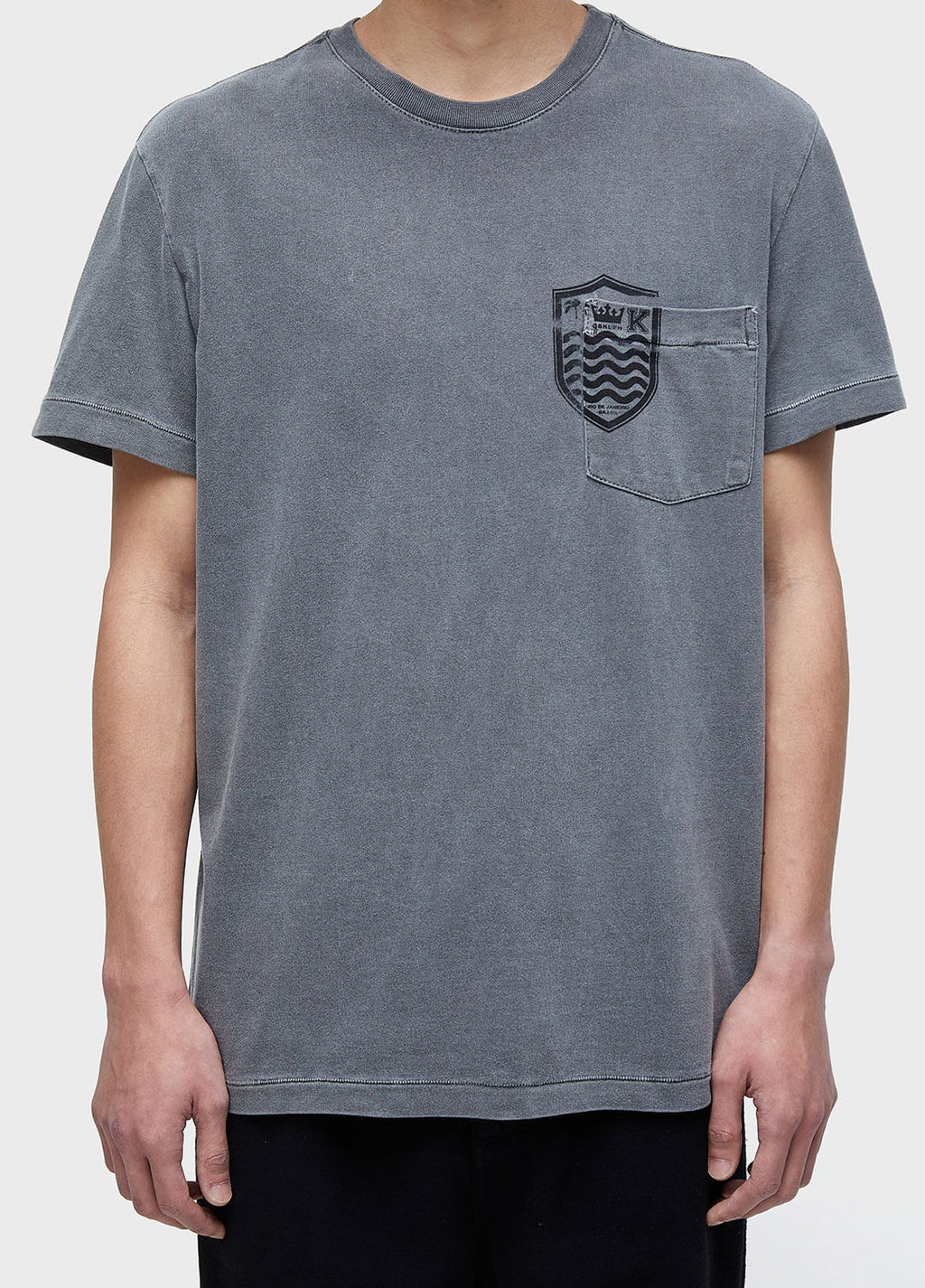 T-Shirt Bolso Brasão MC Chumbo – Osklen – foto 3