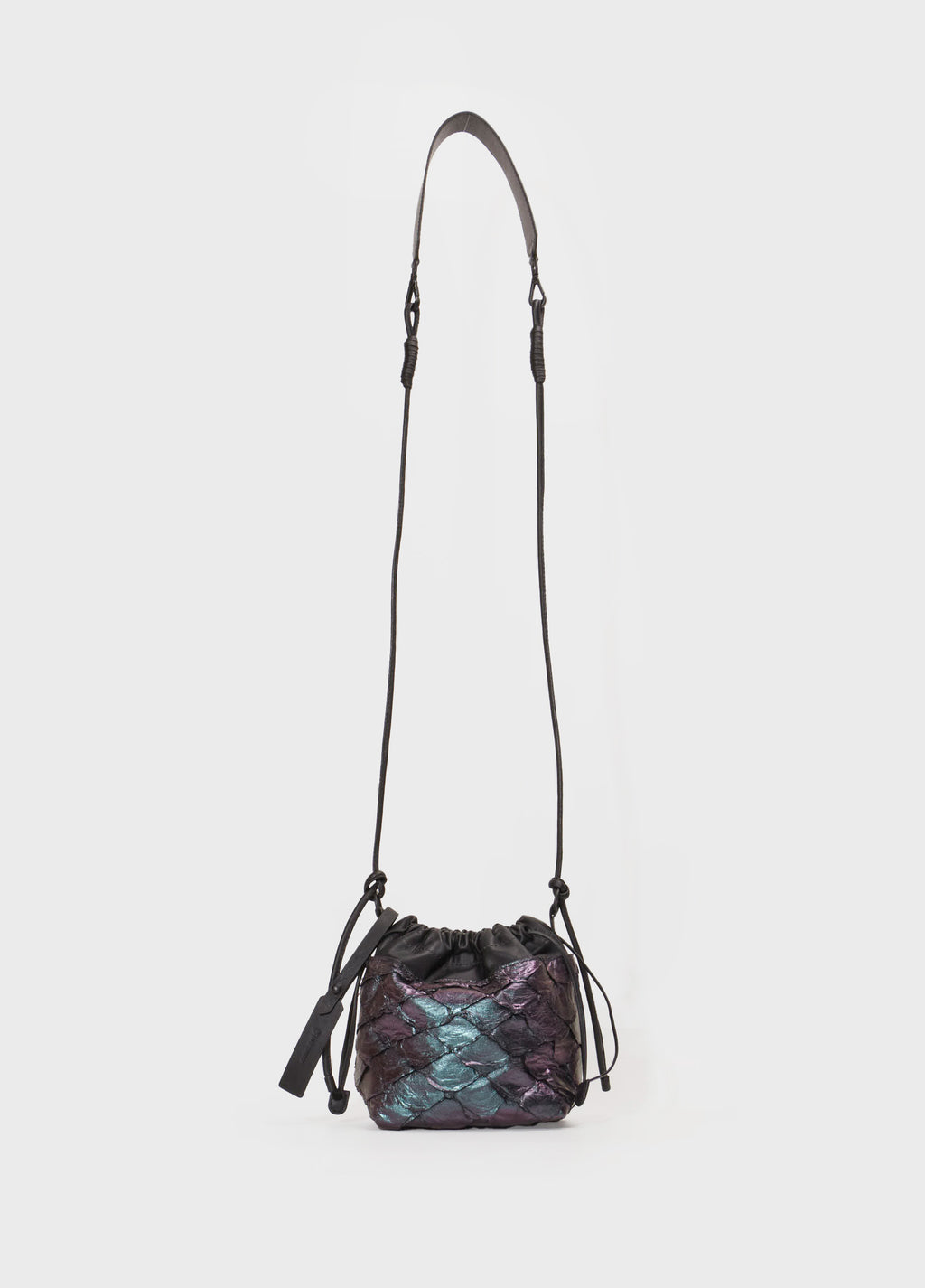 Bolsa Pirarucu Taira Furtacor/Preto – Osklen – foto 1