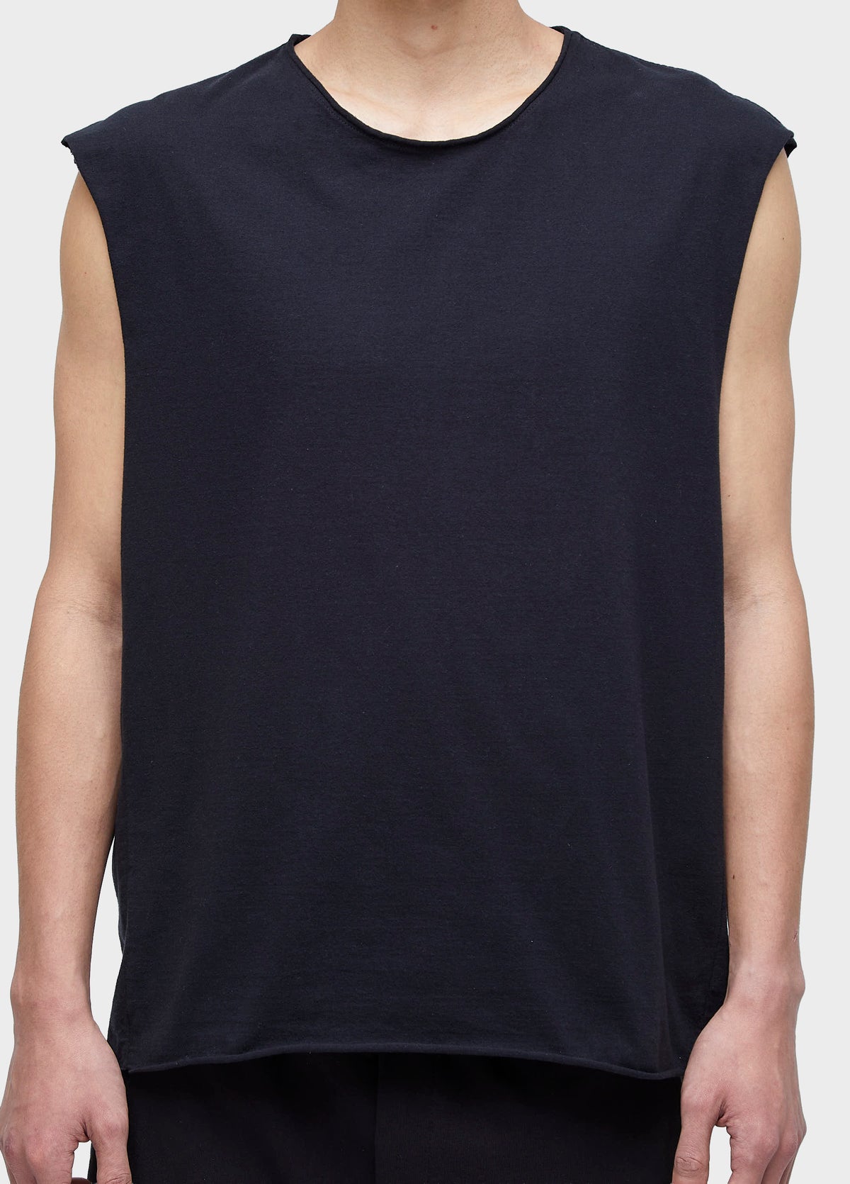 T-SHIRT SLEEVELESS