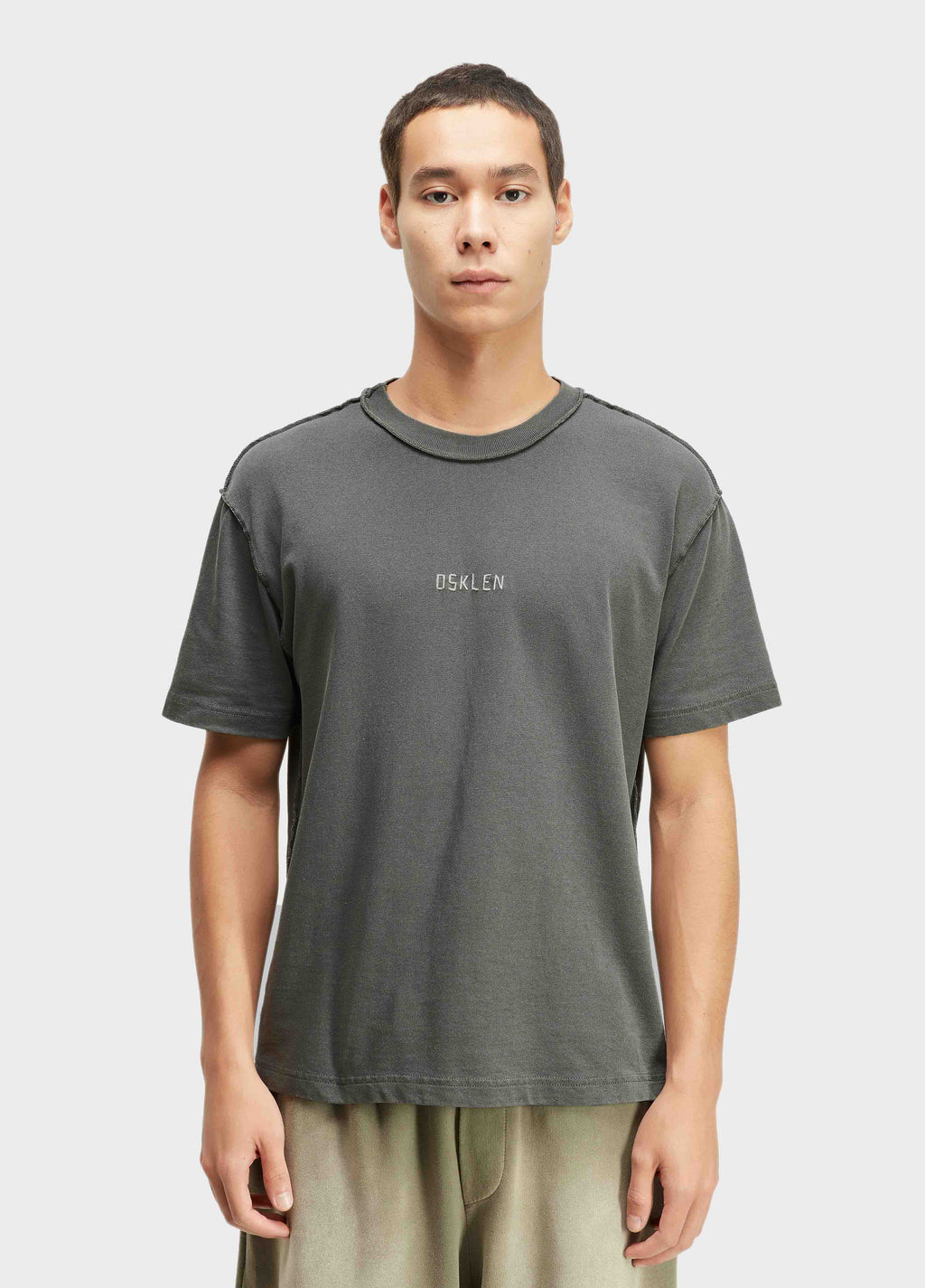 T-Shirt Avesso Osklen Bordado MC Preto – foto 1