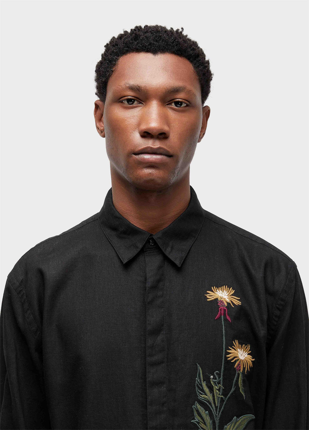 Camisa Linen Bordado Louva Deus ML Preto – Osklen – foto 3