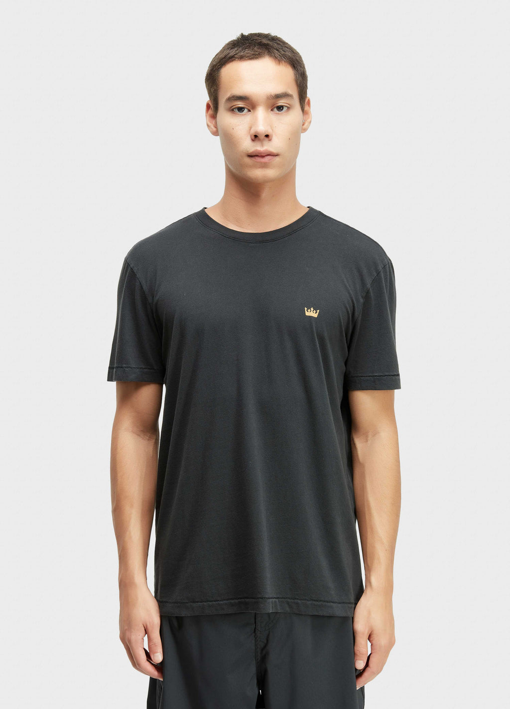 T-Shirt Soft Used Gold Crown MC Preto – Osklen – foto 1