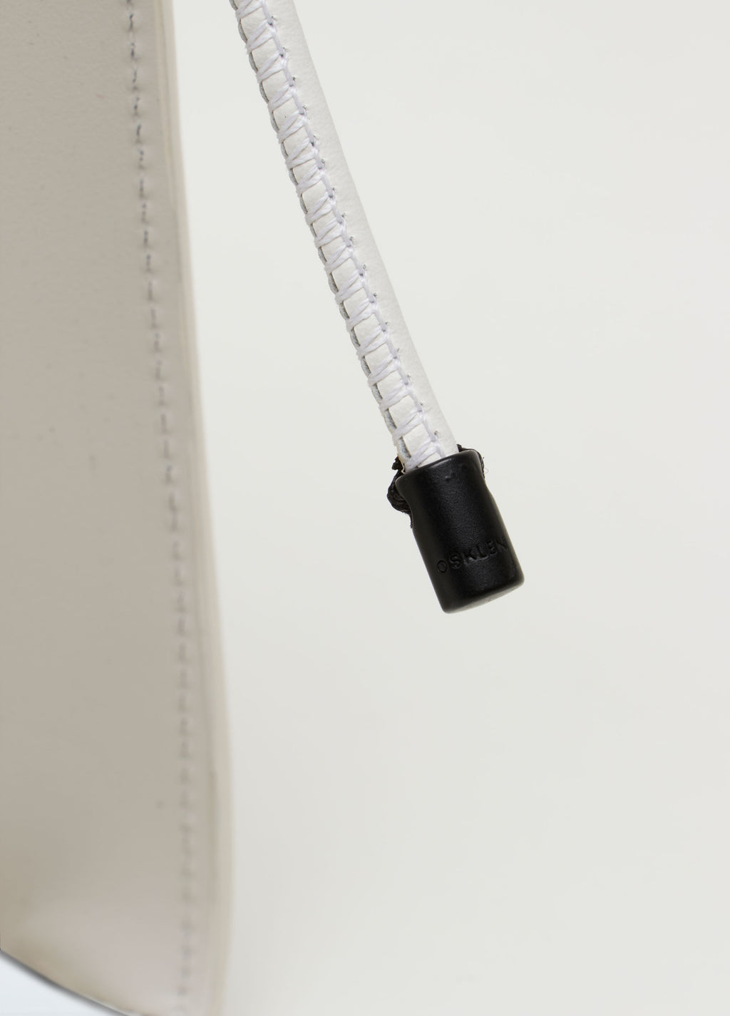 Bolsa Couro Simple Off-White – Osklen – foto 6