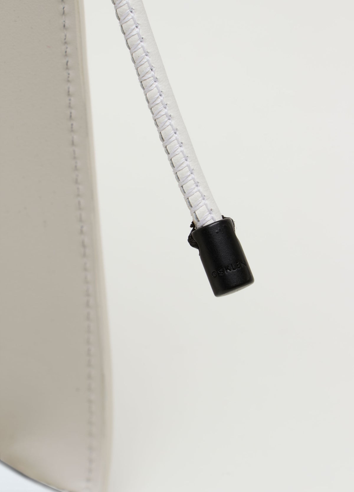 Bolsa Couro Simple Off-White – Osklen – foto 6