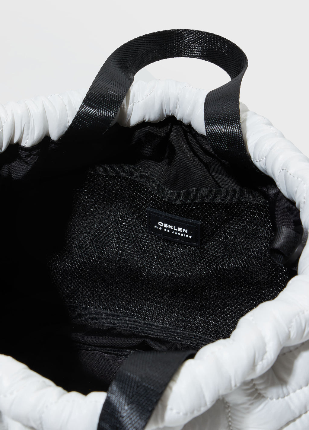 Bolsa Coulisse Matelassê Calçadão Off-White – Osklen – foto 4